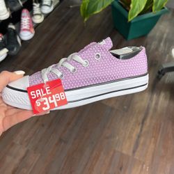 Converse Sizes 5,5.6,6.5 