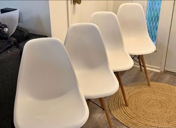 Almost new set of 4 chairs