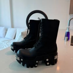 Balenciaga Bulldozer Lace-Boots, Size 39 (US 8)
