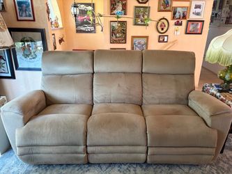 Double reclining sofa
