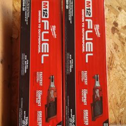 Milwaukee
M12 FUEL 12V Lithium-Ion Brushless Cordless High Speed 3/8 in. Ratchet with Brushless High Speed 1/4 in. Ratchet ( TOOLS ONLY )
