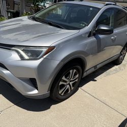 Toyota RAV4 LE Silver Crossover 2016