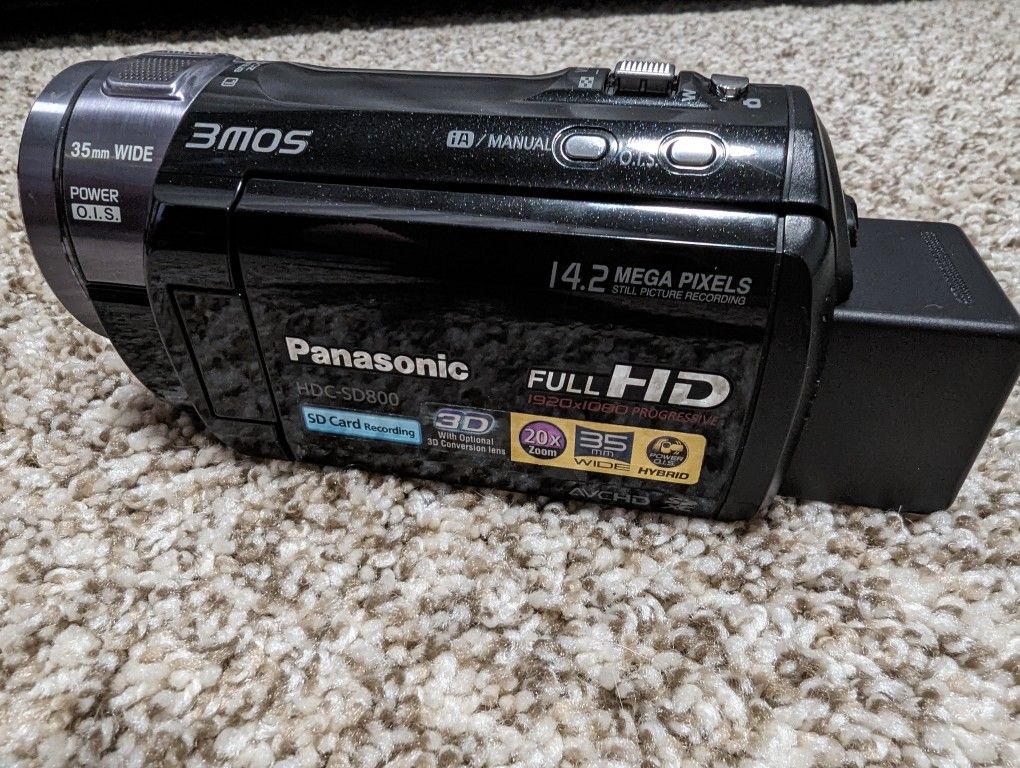 Panasonic HDC-SD800 Camcorder, plus 3D Lens VW-CLT1