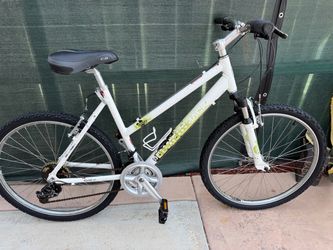 Diamondback mountain bike 26 inches