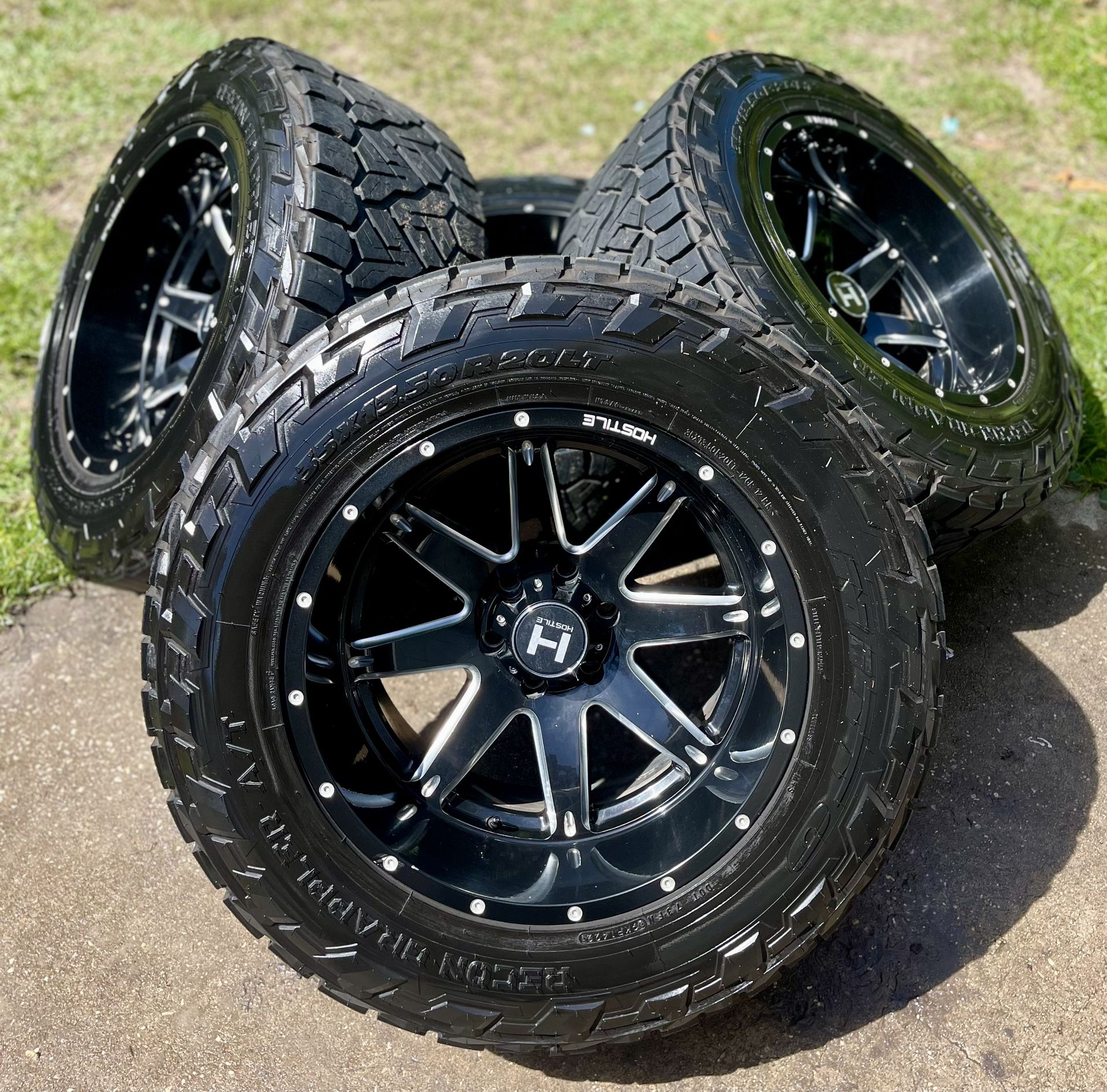 20” Hostile wheels and 35” tires