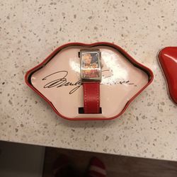 Marilyn Monroes. Collectors Watch New