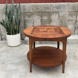 Beautiful 1959 Mid Century Modern Round Side Table By Lane 