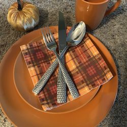 Royal Norfolk Dinnerware. 