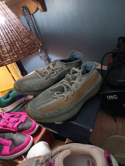 Adidas Yeezy Boost 350 V2 Sneakers
