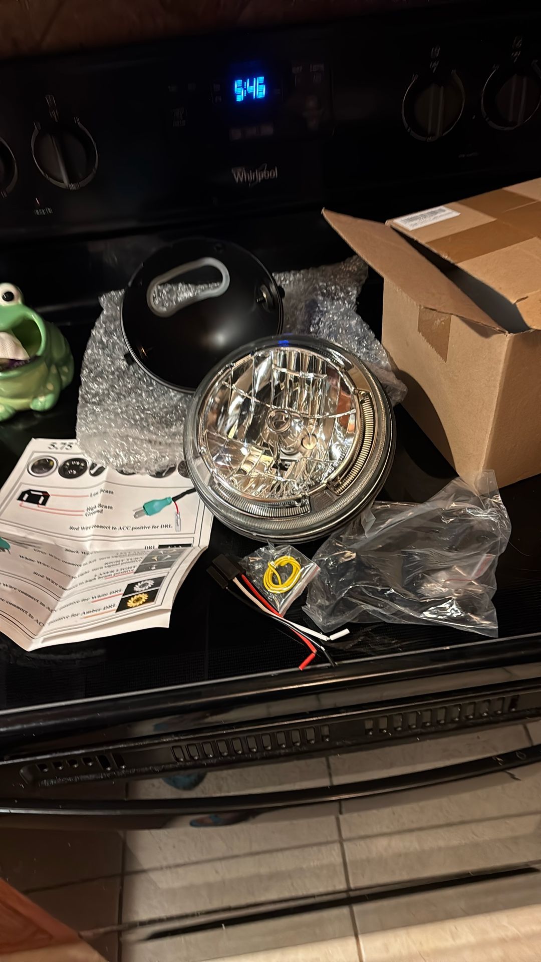 Motorcycle headlight 5.75 inches black housing