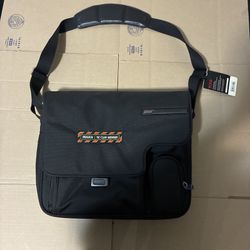 NWT TUMI MESSENGER BAG 