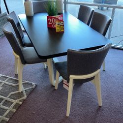 💥HUGE Blowout Furniture Sale!💥 Brand New Table W/ 6 Chairs! $50 Down Takes It Home Today!