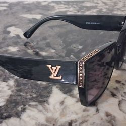 Sunglass glasses
