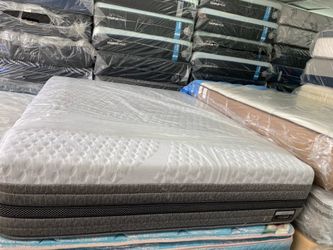 Queen mattress memory foam