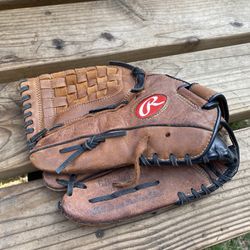 Left Handed Rawlings Pro Preferred Baseball Glove