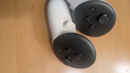 Right And Left Oculus 3 Remote Both $ 125