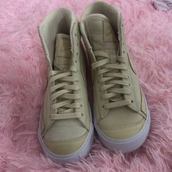 Nike Blazer Mid ’77 Suede – Yellow/Beige – Women’s Size 7.5 – New