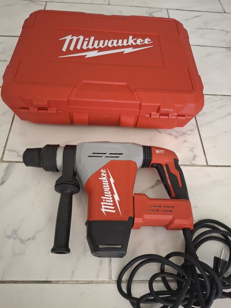 Milwaukee 1-9/16 in. SDS-MAX Rotary Hammer 