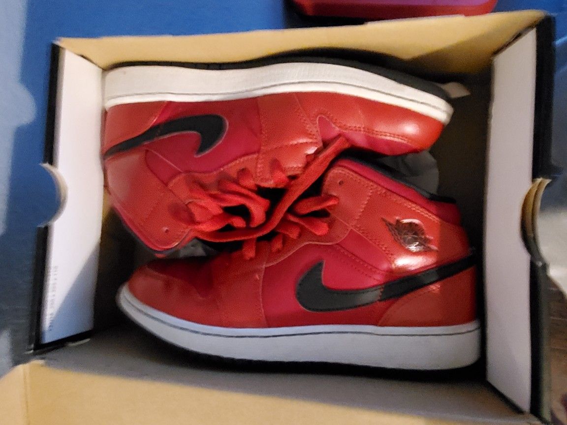 Retro 1.     Size 5.5 Boys