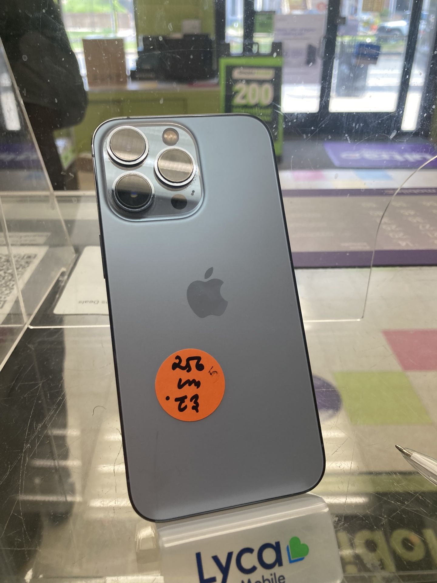 Factory Unlocked Iphone 13 pro 128 gb comes with store warranty