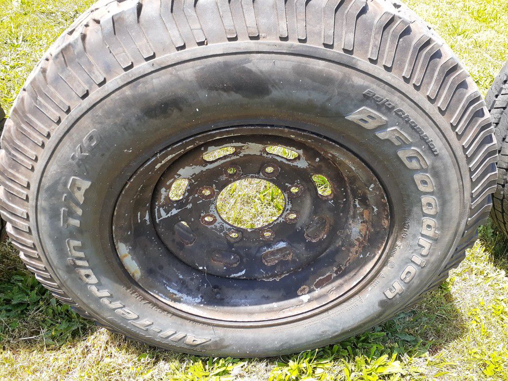 2001 ford F250 spare tire