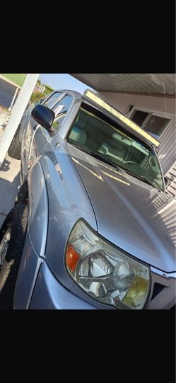 2008 Toyota Tacoma 109 500millas 6cyl doble cabina muy buenas condiciones