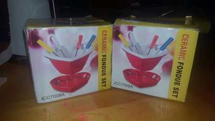 Ceramic heart shape fondue set new set of 2 $20