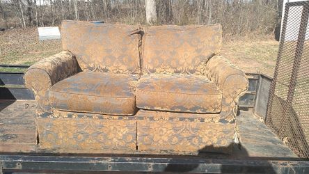 Hidden Creek love seat