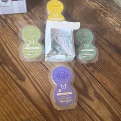 Mini Fan Diffuser ! With 4 Scent Pods 