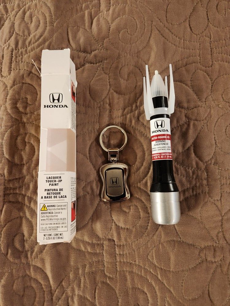 Genuine Honda Red Touch up paint # 08703-R569M-ES factory sealed brand new & Key Chain