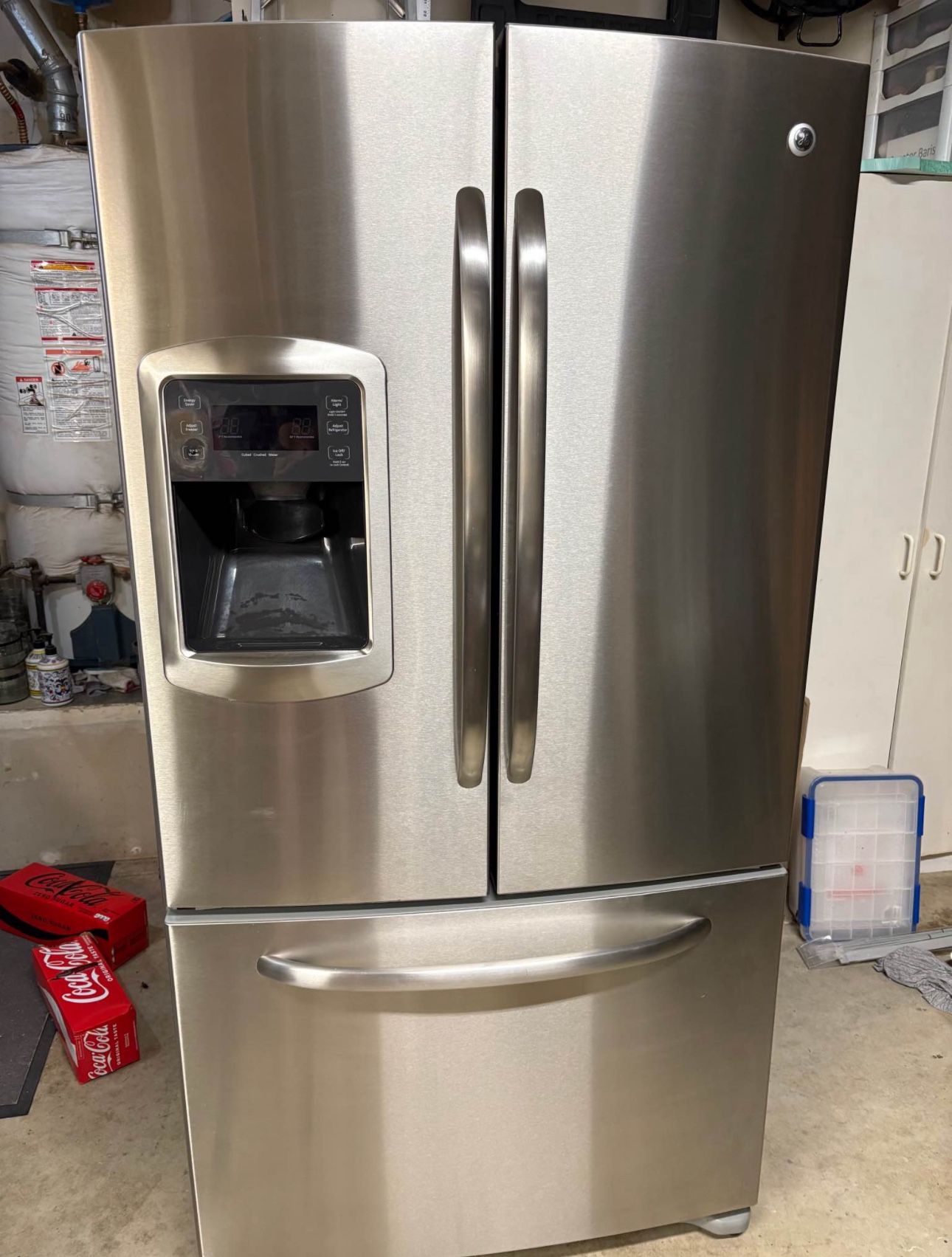 Refrigerator 