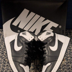 Jordan 1 Black and White size 11