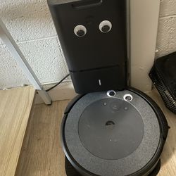 iRobot Automatic Vacuum
