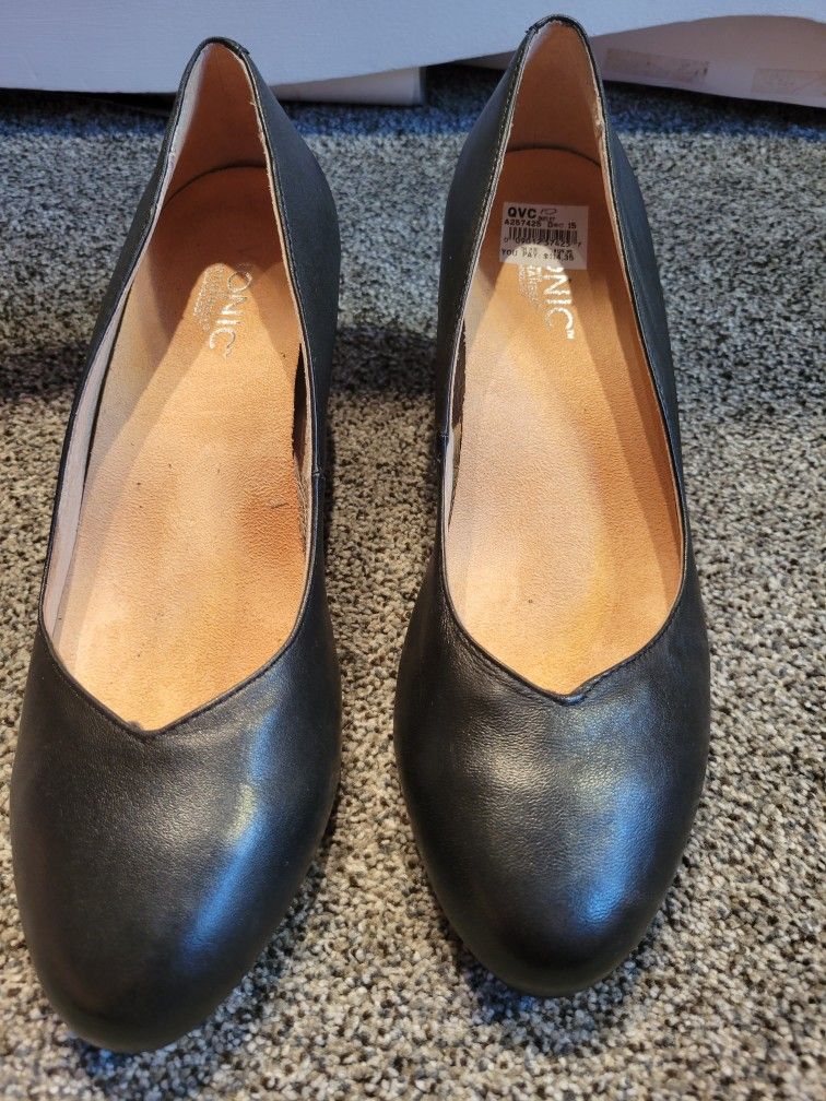 Vionic black heels orthoheel technology