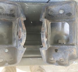 1999 Thru 2004 Ford Suspension Parts Front Leaf Spring Hanger Set.