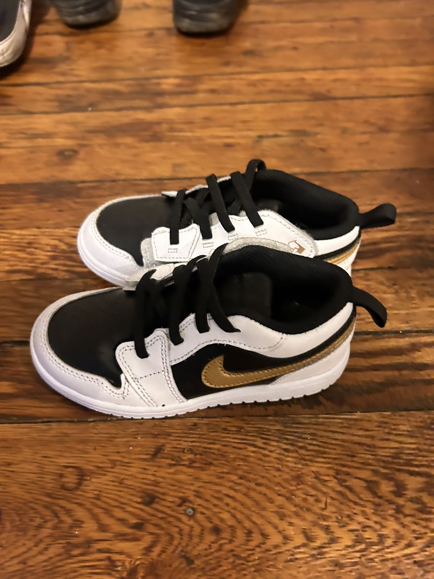 Low Top Jordan 1 Size 10c 