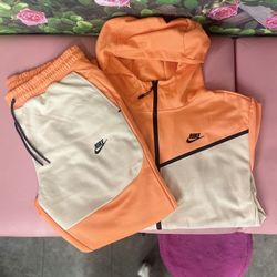 Nike Sweatsuits