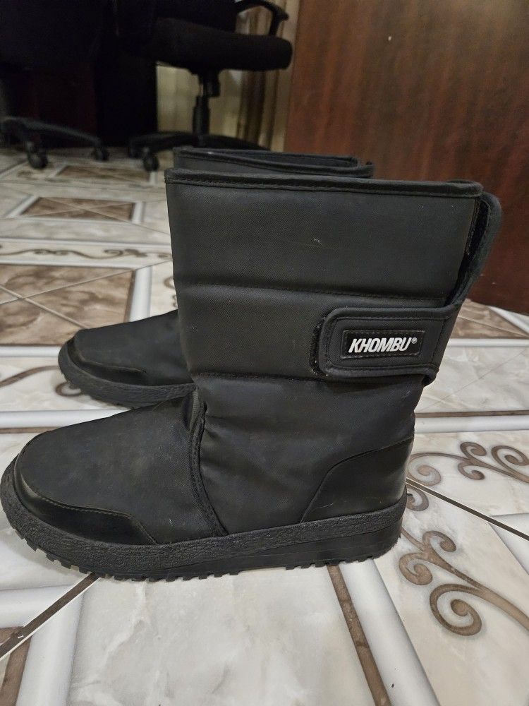 Womens Snow Boots Size 9