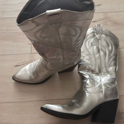 Nine West Silver Western Boot