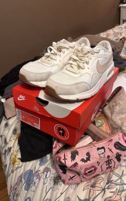 Nike Air max Women 9.5 $50