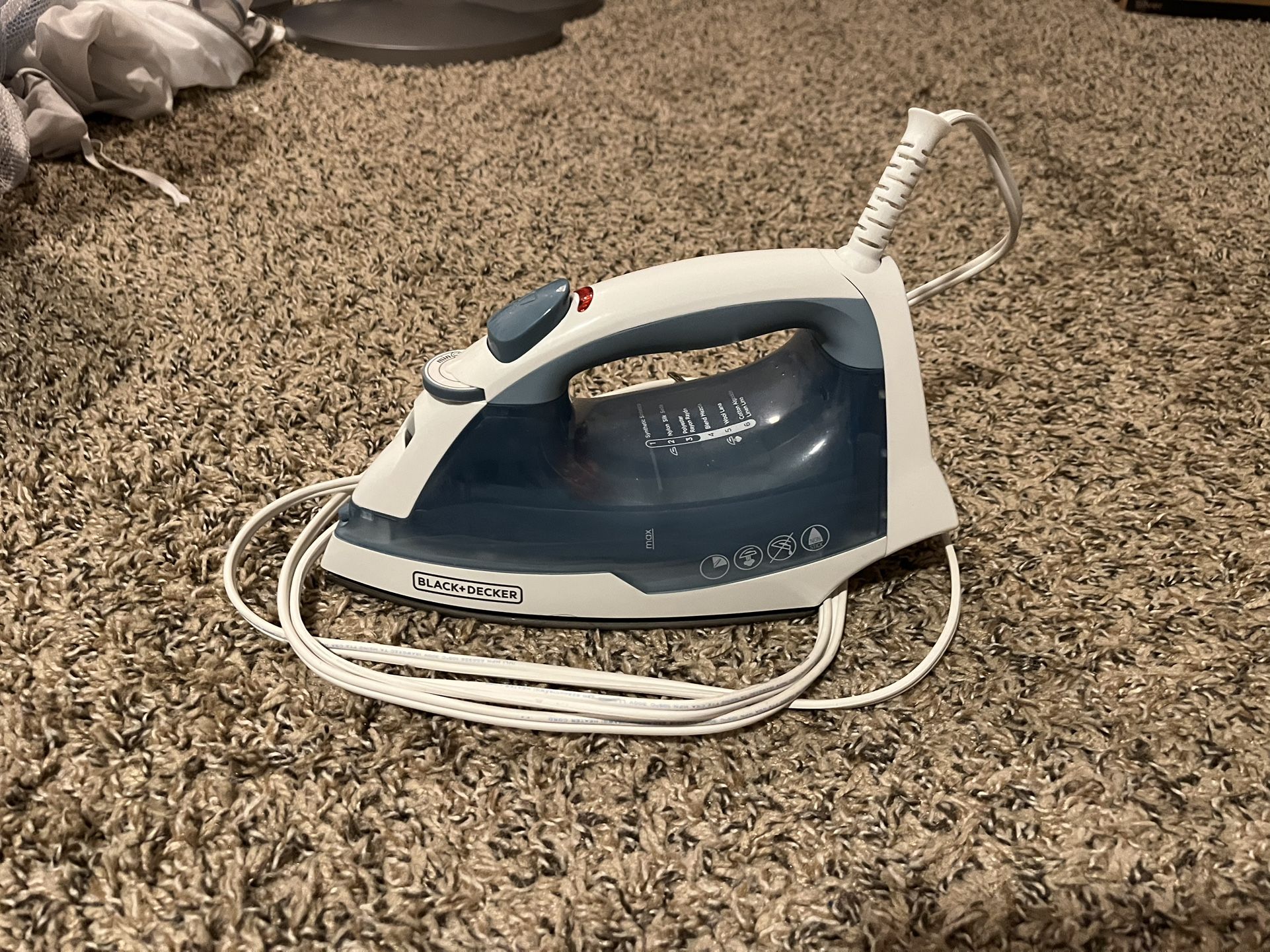 Black+Decker Steam Compact Iron
