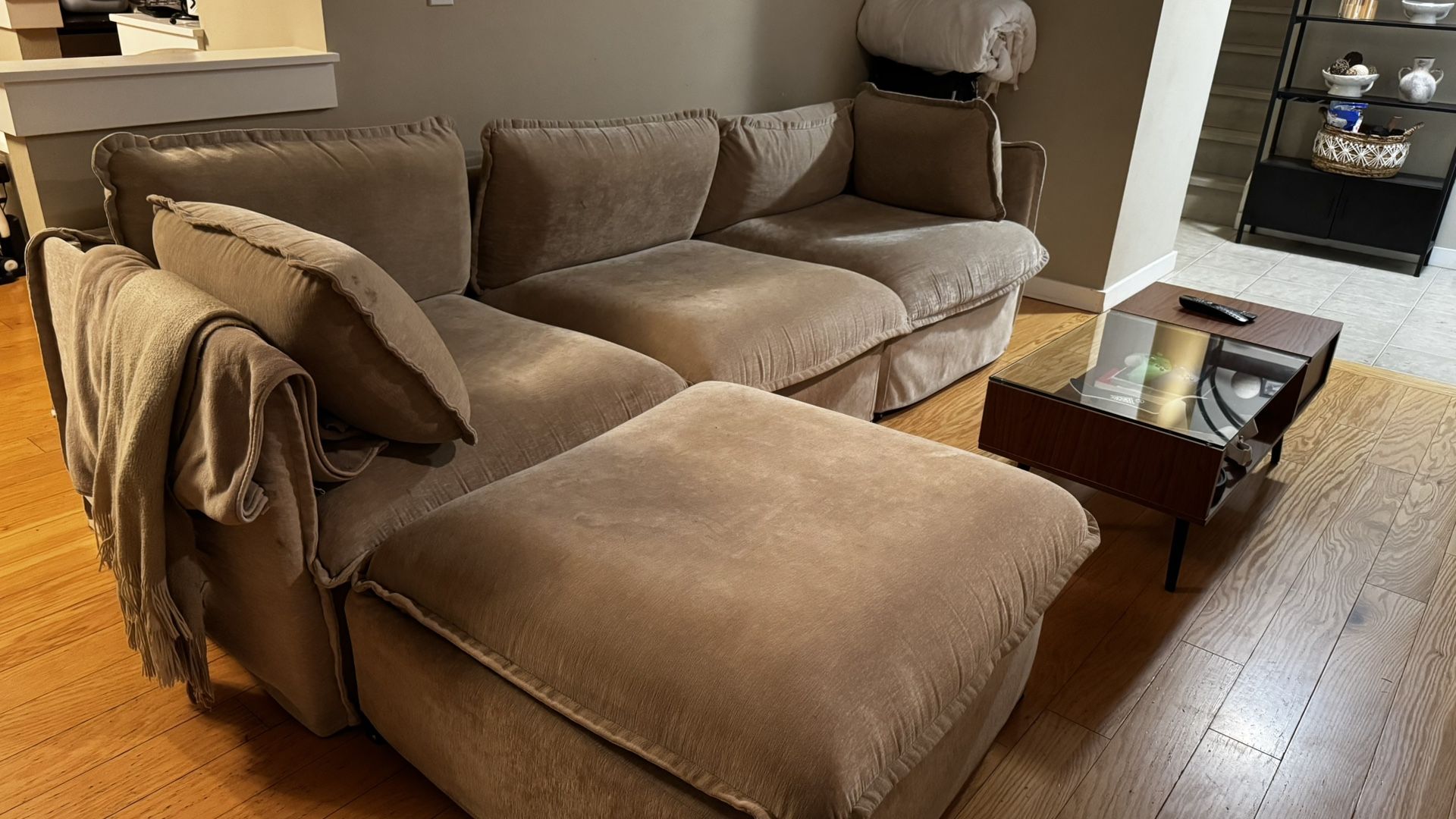 Beige Sectional Sofa – Washable Covers & Reversible Chaise