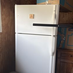 Fridge for sale! Freezer doesn’t get very cold