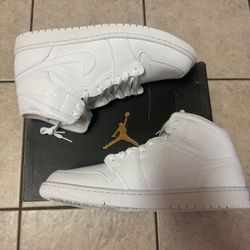 Jordan 1 Triple White NEW WITH BOX 
