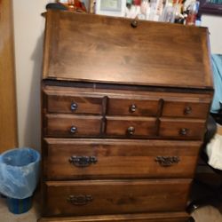 Free Secretary Desk/Dresser