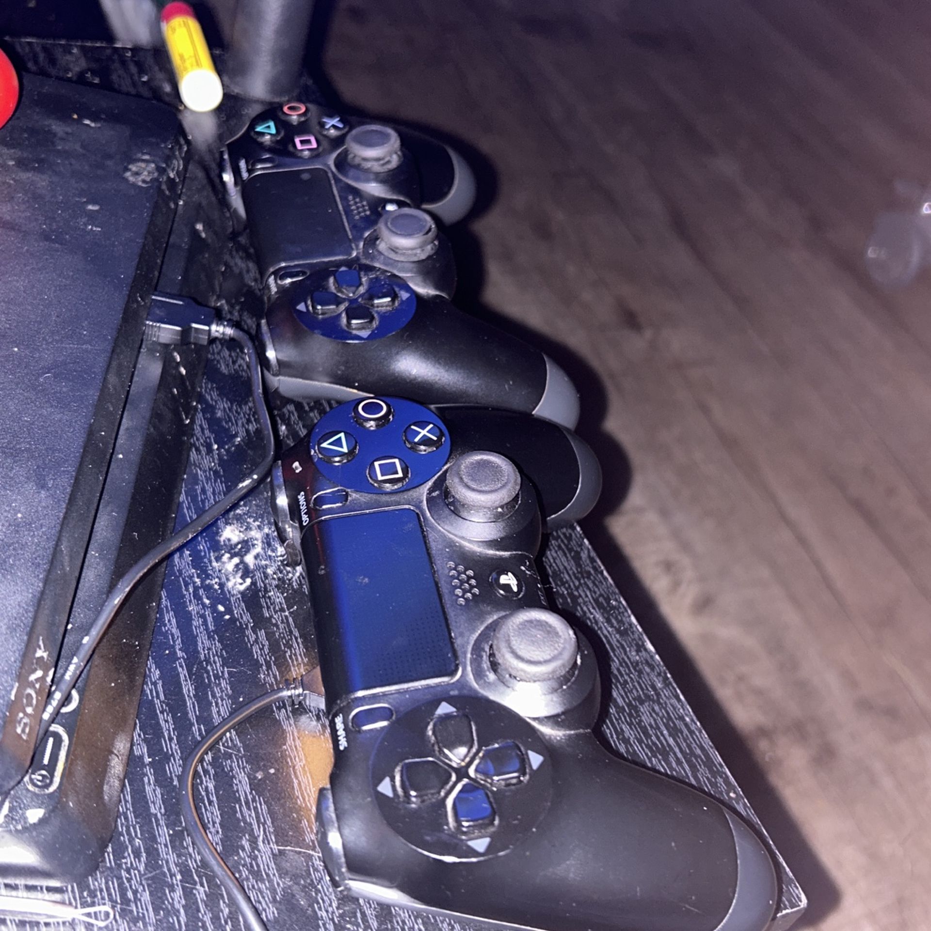 2 PS4 Remotes 