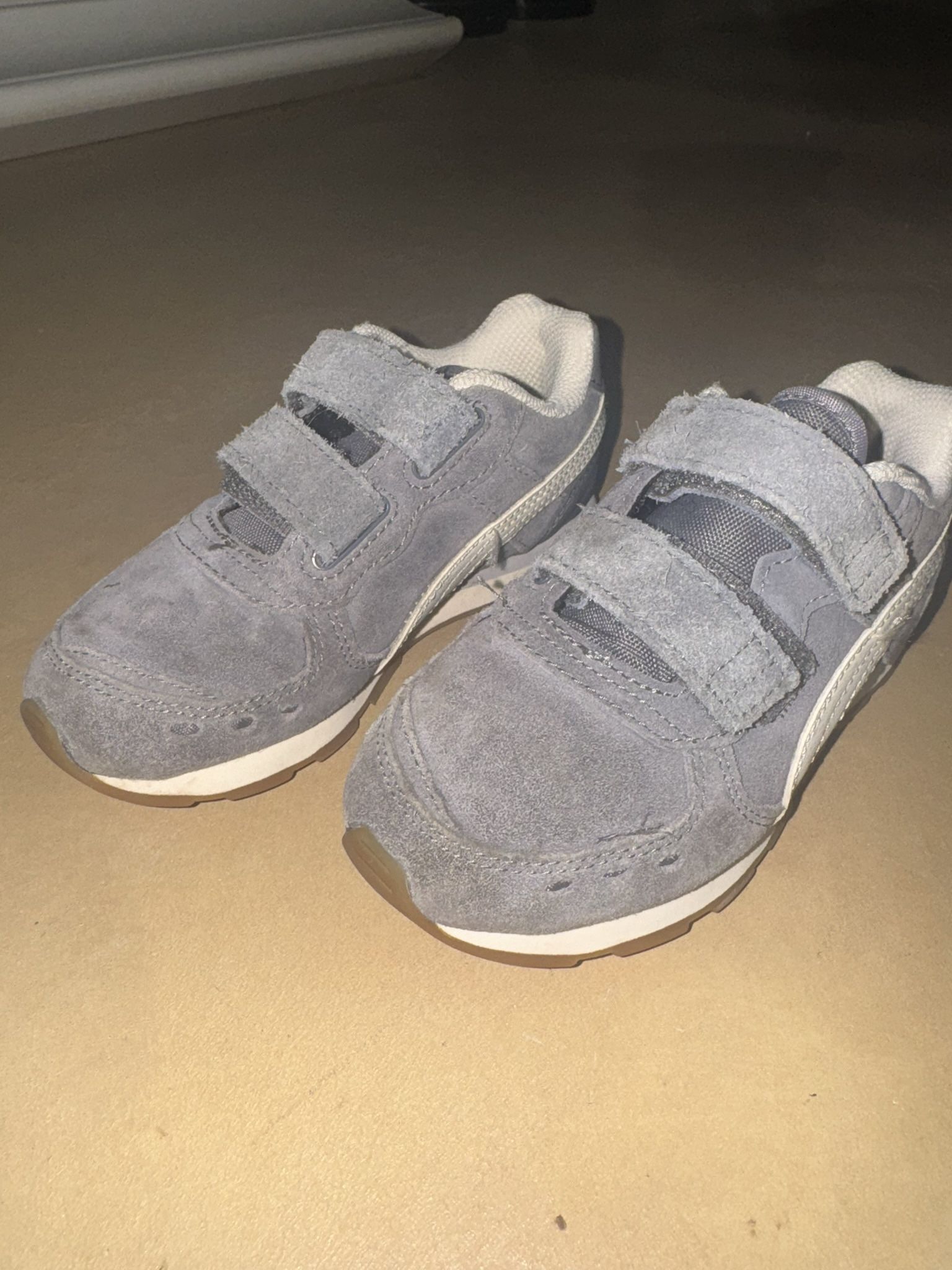 Boys Puma Tennis Shoes 