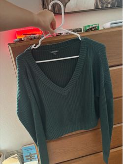 women’s crop sweater