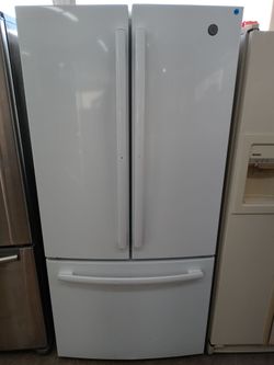 GE 33" white french door refrigerator - Free delivery