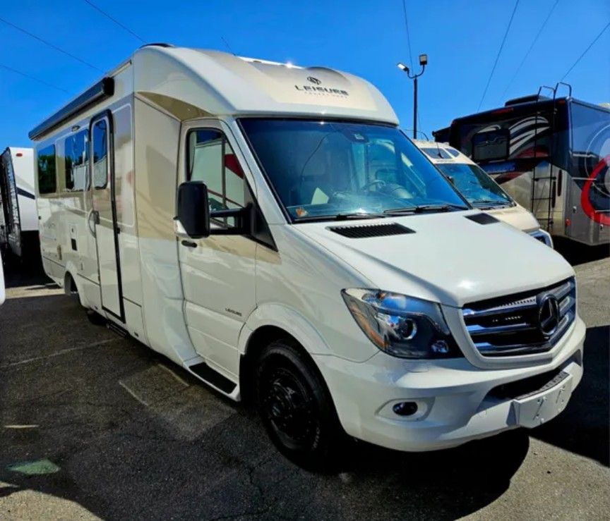2018 Leisure Travel Unity 24FX